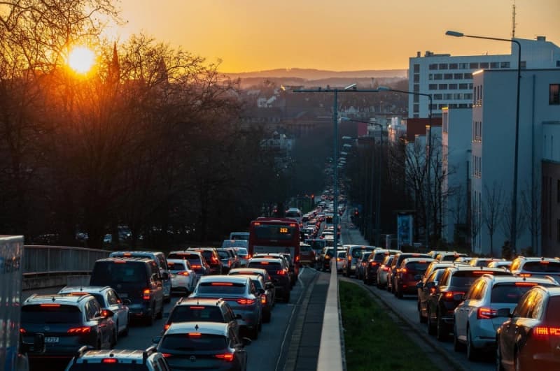 Bursa'da Yoğun Trafik Sorunu ve Psikolojik Etkileri — Stres & Anksiyete makale kapak görseli